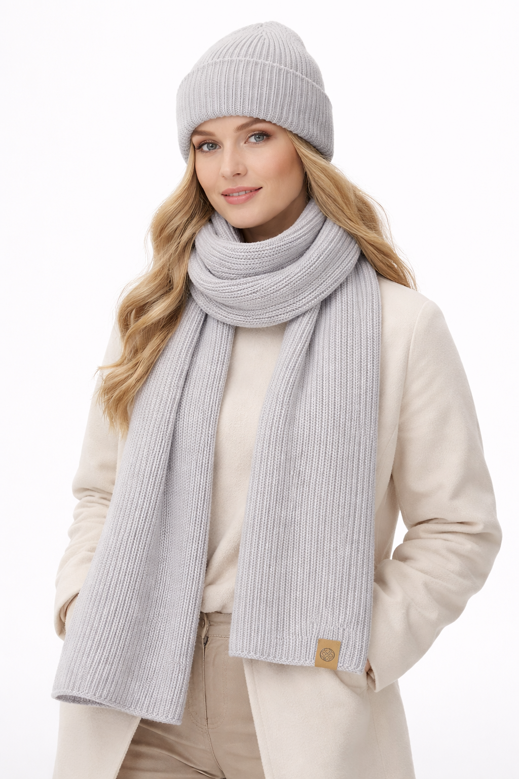 Merino wool beanie and scarf set Pearl grey